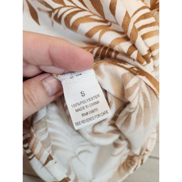 Eden & Olivia Women's White Palm Printed Short Sleeve Button Back Blouse Small - Picture 4 of 6